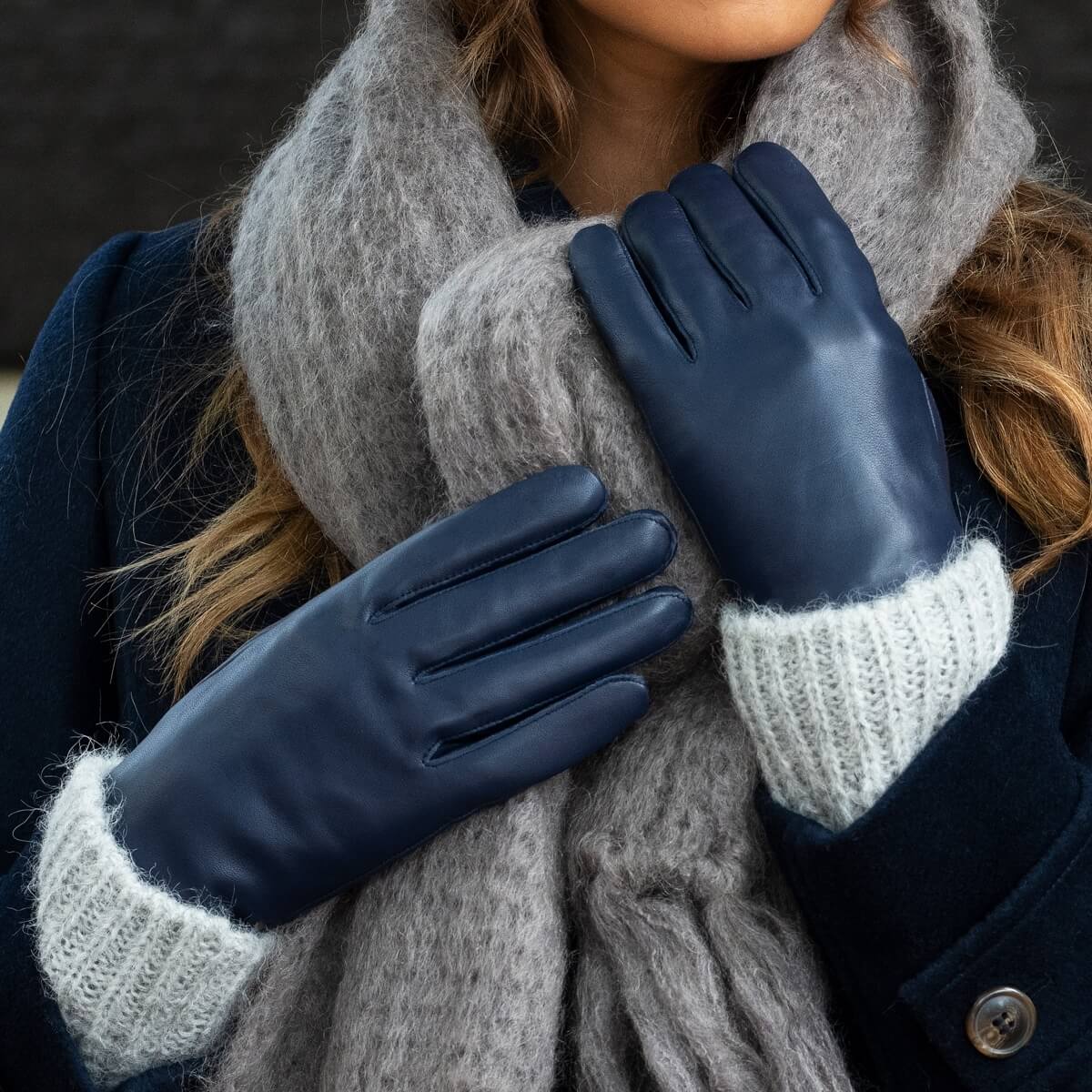 Ivy (blue) – sheepskin leather gloves with wool/cashmere lining & touchscreen feature  - Schwartz & von Halen - US - 9