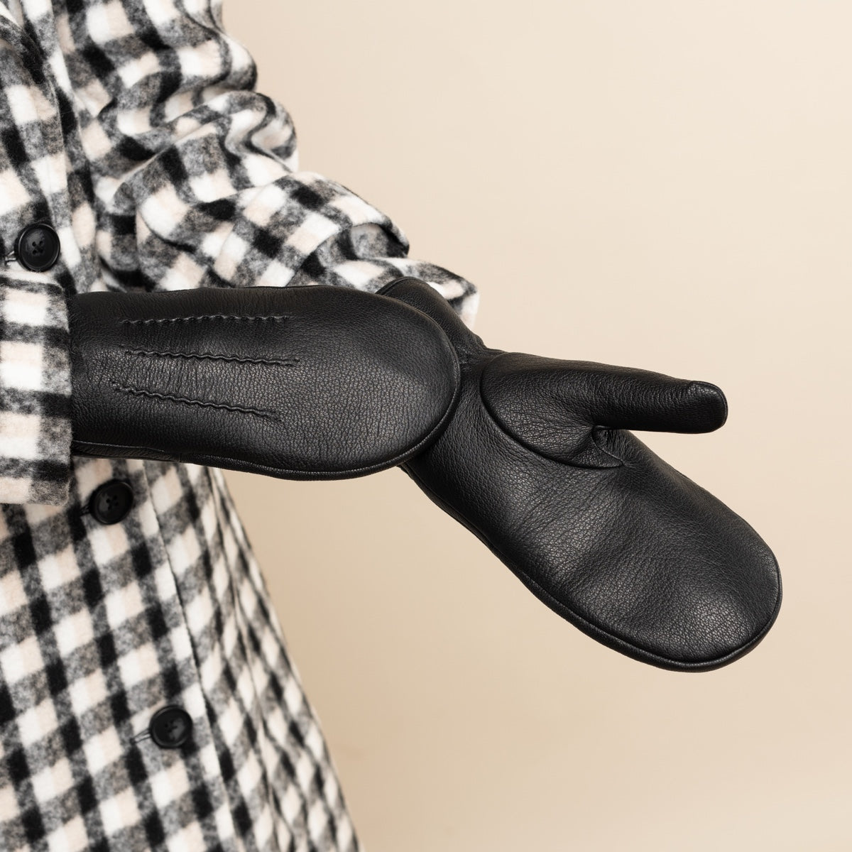 Eva - stylish goat leather mittens with luxurious faux fur lining & touchscreen feature - Schwartz & von Halen - US - 11