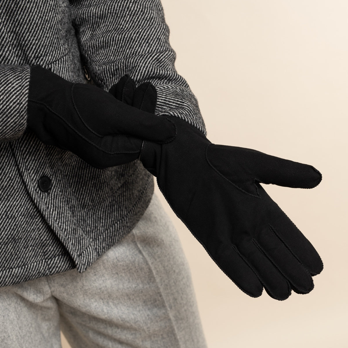 Matthew (black) - suede goatskin leather gloves with luxurious sheep fur lining  - Schwartz & von Halen - US - 8